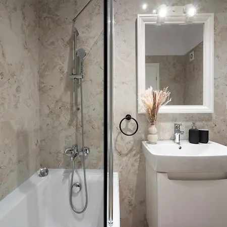 Апартаменты 108 *